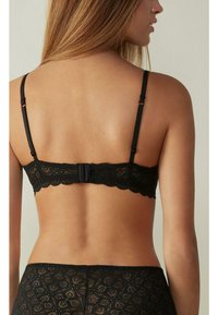 Intimissimi TIZIANA TRIANGLE - Trojúhelníková podprsenka - schwarz
