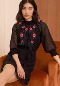 Love & Roses EMBROIDERED DOBBY 3/4 SLEEVE  REGULAR FIT - Rochie de zi - black