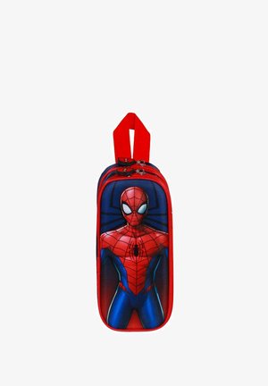 Estuche de lápices rojo con un diseño de Spiderman, hecho de material duradero, con cierre de cremallera y un asa roja en la parte superior.