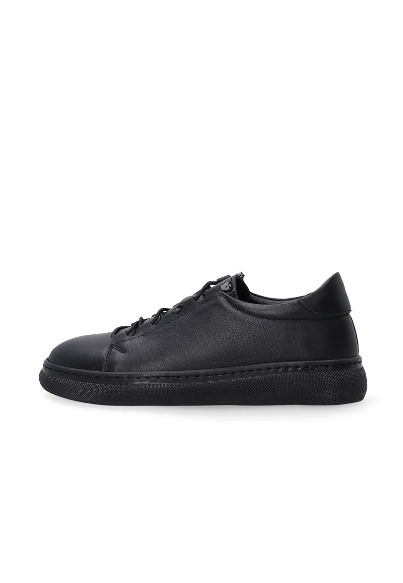 Zwarte leren sneakers met een laag ontwerp, ronde neus en een textuur met subtiele stiksels en een rubberen zool.