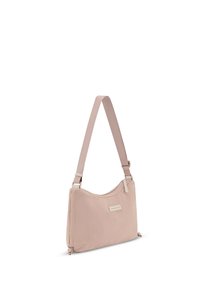 Bolso de tela texturizada color rosa claro con asa ajustable y cierre de cremallera, vista en ángulo sobre fondo blanco.