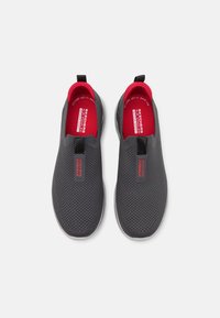 Skechers GO WALK 7 SLIP ON - Tenisice - charcoal/black