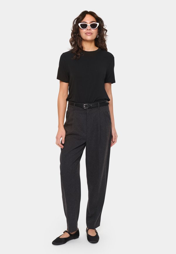 ADELIASZ REGULAR  - Basic T-shirt2