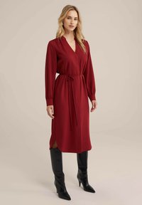 Unselected, red