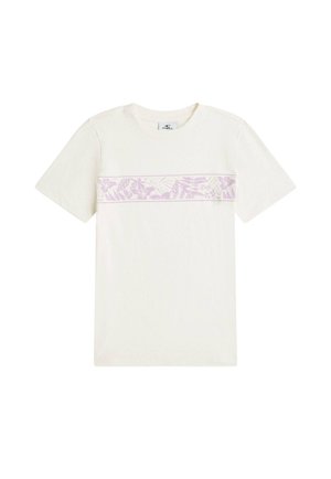 Cremefarbenes Baumwoll-T-Shirt mit einem lila, floral gemusterten Streifen quer über der Brust. Kurze Ärmel und klassischer Rundhalsausschnitt.