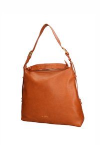 Bruine leren handtas met een gecanneleerde textuur, een enkele schouderband en een goudgeëmbosseerd logo aan de voorkant. Beschikt over een ritssluiting.