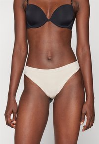 ONLY ONLVICKY THONG 3 PACK - String - mushroom/black/falcon