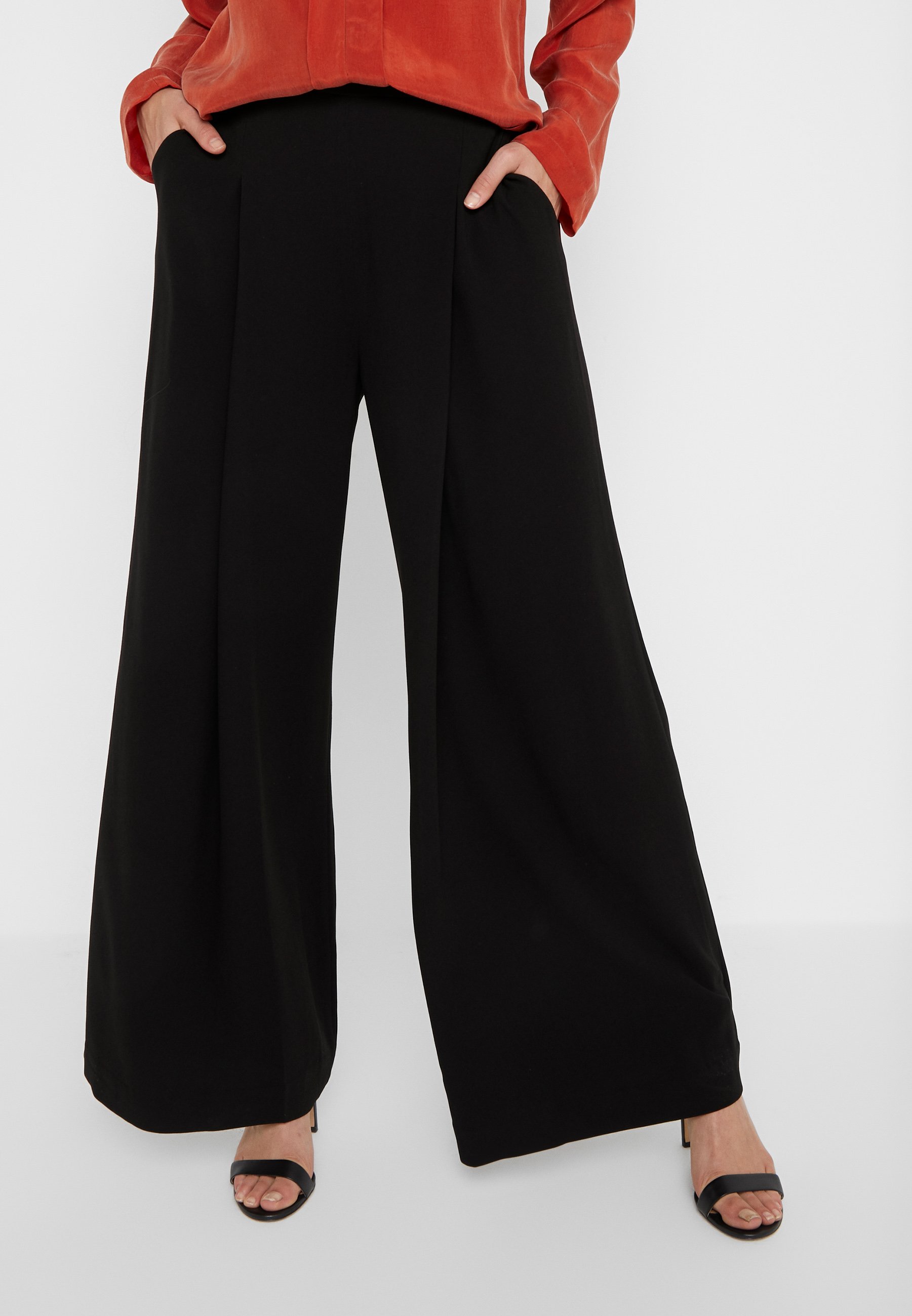 McQ Alexander McQueen DEEP PLEAT TROUSER Bukse black McQ Alexander McQueen TROUSERS - Bukse - deep ink