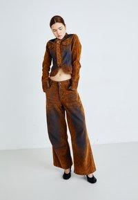 Jaded London BURNOUT JEANS - Široke nogavice - brown