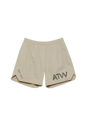 Beige shorts met een elastische tailleband, zijzakken en schuin afgesneden onderranden. Voorzien van het "ATW" logo in donkergrijs aan de voorkant en branding aan de zijkant.