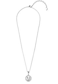 Zilveren ketting met een ronde hanger die een ingewikkeld gegraveerd ontwerp en een rand van kleine heldere edelstenen heeft. Verstelbare kettinglengte.