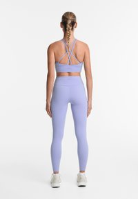 OYSHO STRAPPY BACK - Sportski grudnjak s blagom potporom - mauve