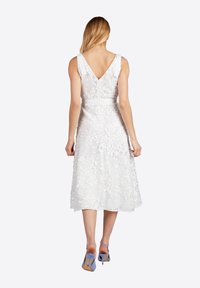 KLEO 3D MIT SCHLEIFENDETAILS - Ballkleid - weiß