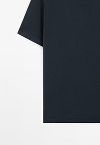 Massimo Dutti SHORT-SLEEVE WITH CONTRAST TOPSTITCHING - Jednoduché tričko - mottled dark blue