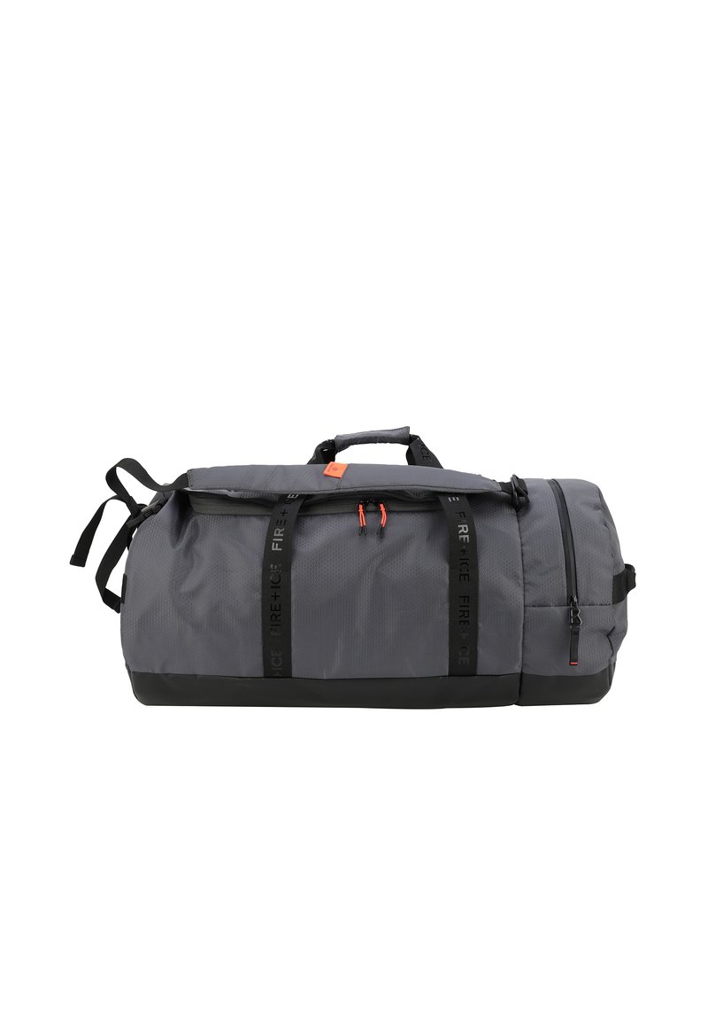 Borsone grigio realizzato in tessuto resistente, con fondo nero, spallacci regolabili e una zip arancione a contrasto. Logo stampato sugli spallacci.
