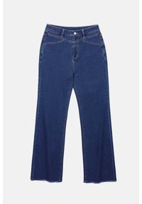 Jeans de mezclilla azul oscuro con un diseño acampanado, cintura de altura media, estilo de cinco bolsillos y acentos de costura visibles. Acabado limpio en el dobladillo.