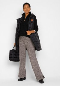 bonprix Maglione - black