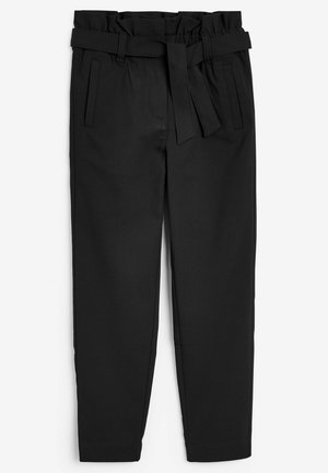Czarne spodnie z wysokim stanem, zwężane, z szlufkami na pasek, wiązanym paskiem z tkaniny, bocznymi kieszeniami i marszczoną elastyczną talią.