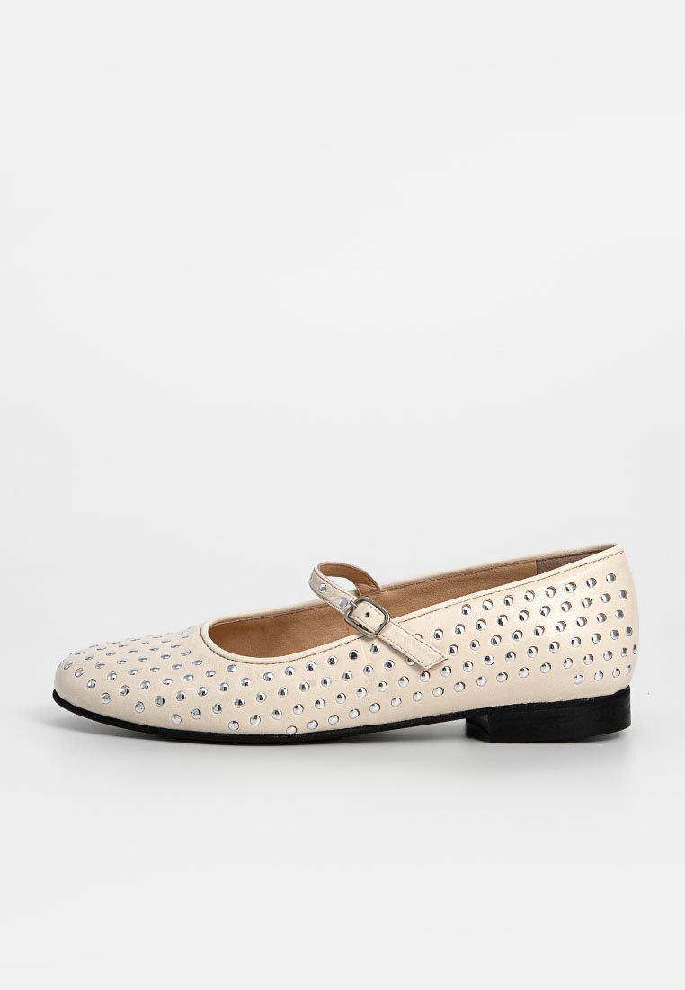 ALOHAS Ballerina’s met enkelbandjes crème