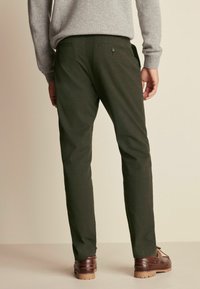 Next BELTED SLIM FIT - Chinot - khaki green