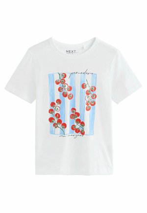 Hvid kortærmet skjorte med blå lodrette striber og røde cherrytomater på grønne stilke, med kursiv tekst "pomodoro" og "san marzano".