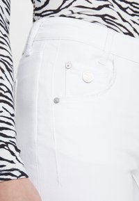 Mavi Vaqueros pitillo - white denim