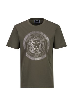 Olivgrünes T-Shirt mit einem zentralen, detaillierten Löwenkopf-Grafik, umgeben von einem Schriftzug "MILANO 19V69 ITALIA" in einem dekorativen Rahmen.