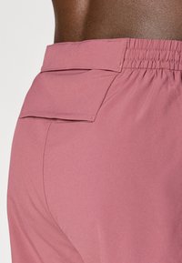 Salomon SHKOUT EASY SHORTS  - Träningsshorts - nocturne