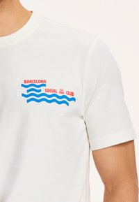 Shiwi Marškinėliai su spaudiniu - jet stream white