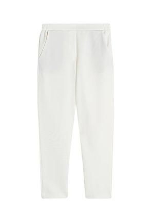 Witte, taps toelopende broek gemaakt van een gladde stof. Kenmerkt zich door zijzakken en een elastische tailleband. Geen zichtbare patronen of accenten.
