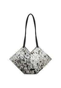 Bolso de mano de lunares en blanco y negro con una forma de diamante única, fabricado con material texturizado, que cuenta con dos asas de hombro negras.