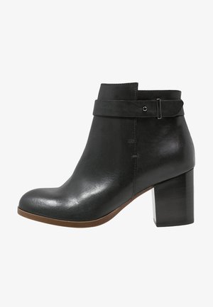 KIOMI, Boots à talons - black