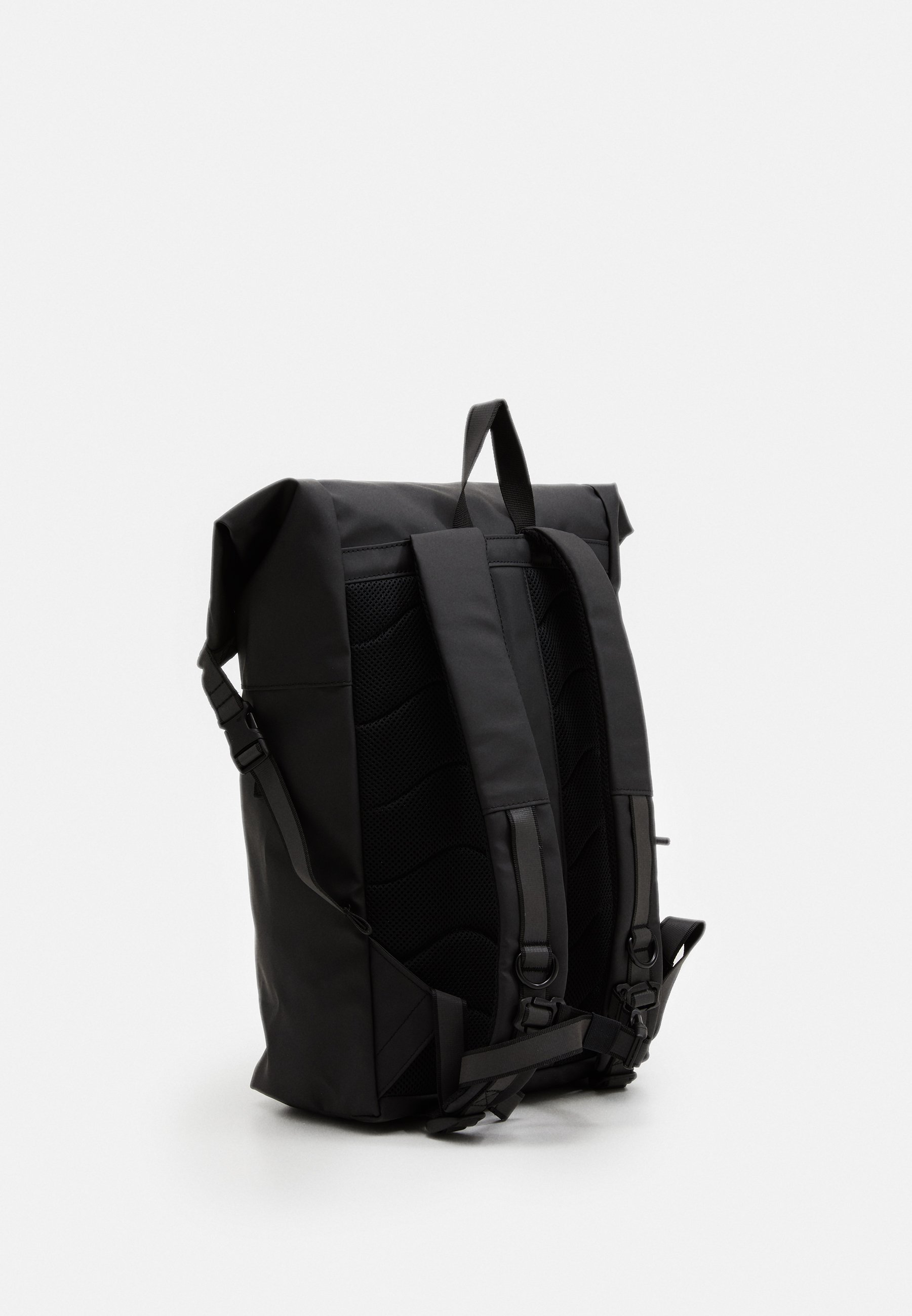 Sandqvist KONRAD Ryggsäck blacksvart Zalando.se Sandqvist BERNT ROLL TOP Ryggsäck blacksvart Zalando.se