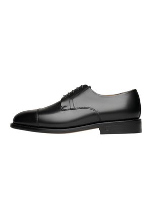 Schwarze Lederschuhe mit runder Zehenform, glatter Oberfläche, minimaler Nahtführung und niedrigem Absatz. Verfügt über ein Schnürdesign mit vier Ösen.