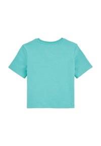 Šviesiai turkio spalvos medvilnės marškinėliai trumpomis rankovėmis, su apvaliu kaklu ir laisvu siluetu. Lygi tekstūra, be matomų raštų ar akcentų.