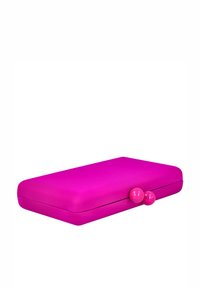 Caja de almacenamiento rectangular en tejido rosa brillante, textura suave, con dos acentos esféricos brillantes en un lado.