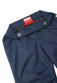 Marina blå byxor i slät väv, med elastisk midja, två knappar och en röd storlekslapp märkt "92."