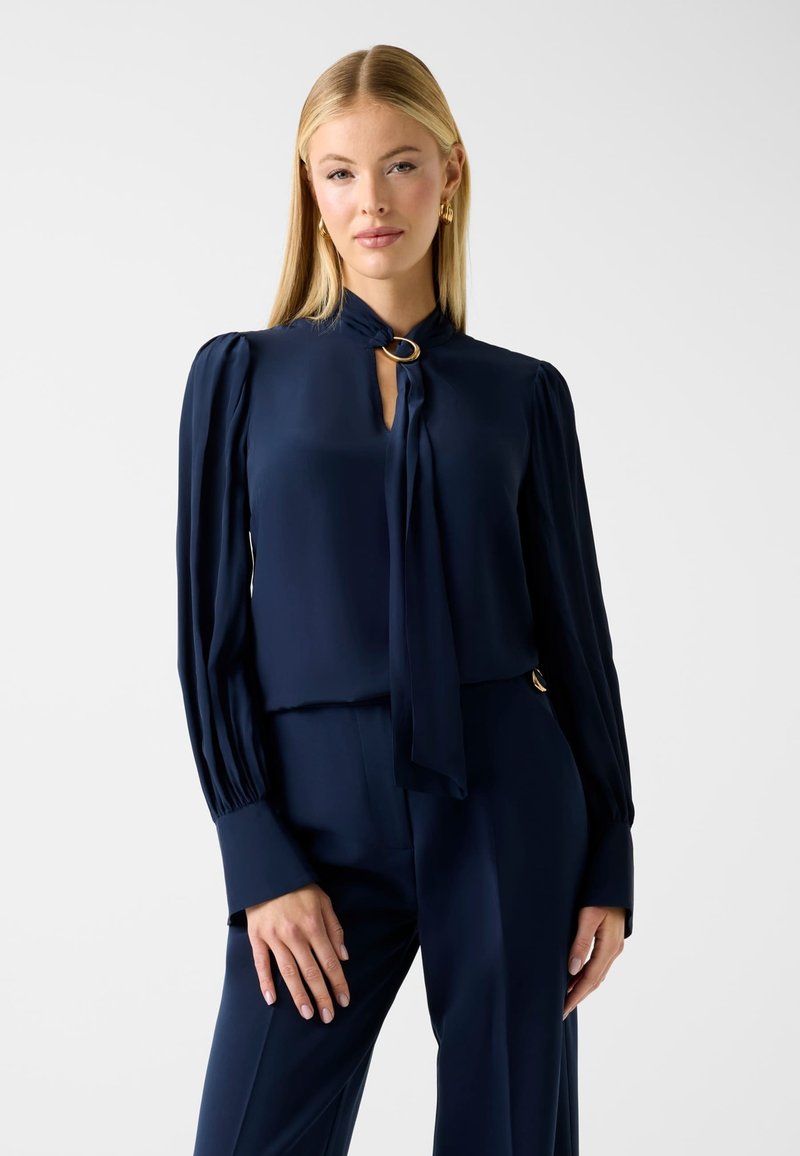 Robe Guess By Marciano de la taille 40, de couleur vert