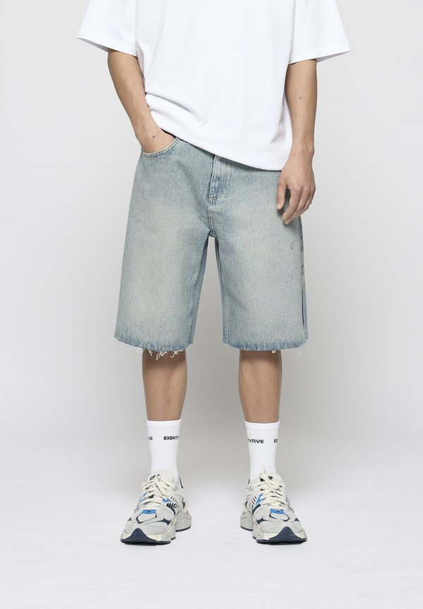 CUT OFF BAGGY - Jeans Shorts
