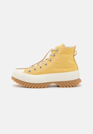 CHUCK TAYLOR ALL STAR LUGGED 2.0 SUMMER UTILITY - Zapatillas altas - trailhead gold/burnt honey/egret
