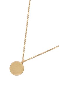 Goldfarbene Halskette mit einem runden, flachen Anhänger, der an einer zarten Kette befestigt ist. Der Anhänger hat eine glatte, reflektierende Oberfläche.