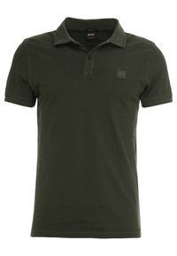 Polo slim-fit vert foncé à manches courtes, avec une patte de boutonnage à deux boutons et un logo BOSS discret sur la poitrine et l'étiquette du cou.