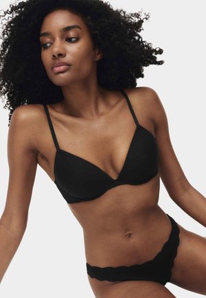 Marks & Spencer, 3 PACK WIRED PLUNGE BRAS (A-E) - Bøjle-bh - black mix