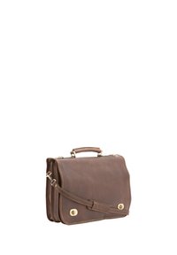Borsa a tracolla in pelle marrone con manico superiore e tracolla regolabile. Caratterizzata da accessori in ottone, dettagli di cucitura e chiusura a patta.