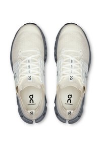 Thumbnail Image 3