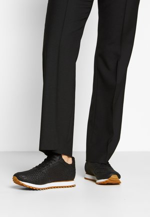 YDUN CROCO II - Trainers - black