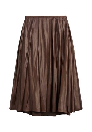 Brun plisseret nederdel med en glat, skinnende tekstur og elastisk talje. Midt på læggen længde med en flydende form og samlet detalje.