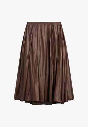 Brun plisseret nederdel med en glat, skinnende tekstur og elastisk talje. Midt på læggen længde med en flydende form og samlet detalje.