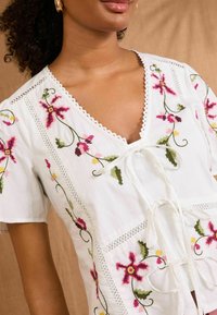 Love & Roses SHORT SLEEVE - Blůza - ivory white