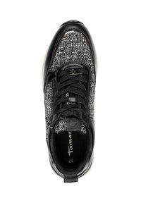 Sorte syntetiske læder og struktureret grå stof sneakers med sorte snørebånd, polstret krave og logo på tungen. Bøjet gummisål.